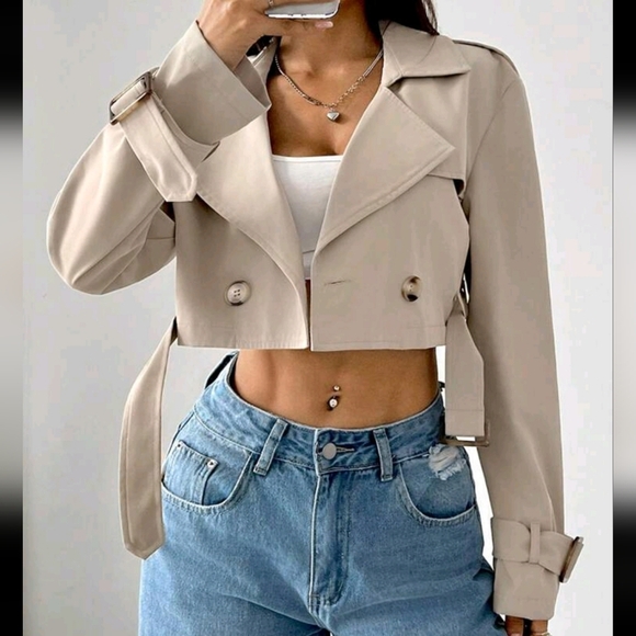 Jackets & Blazers - Women's Notched Lapel Button Front Long Sleeve Short Trench Coat